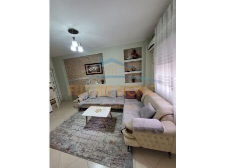 Shitet, Apartament 2+1+2,prane Fizikes Berthamore,Fresku, Tiranë.