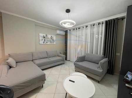 Shitet, Apartament 2+1, Liqeni i Thatë, Tiranë 285,000 €