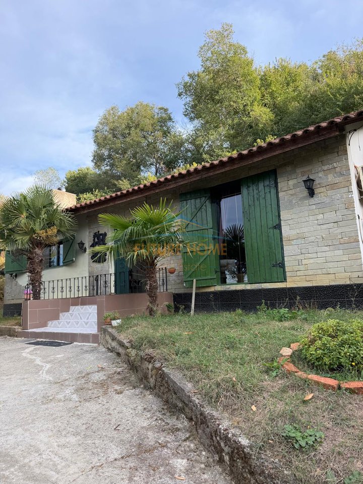 Shitet, Shtëpi Private, Prush, Tiranë