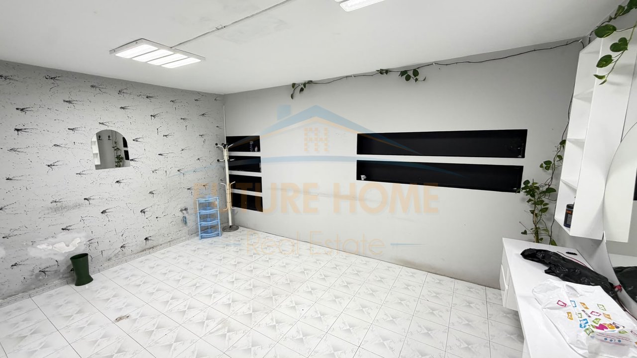 Apartment 1+1 and Business Premises for Sale, United School.