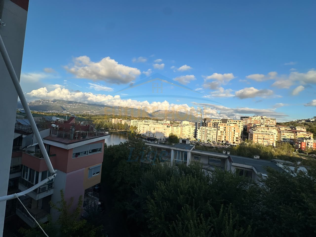 Shitet, Apartament 2+1 +Post Parkim, Liqeni i Thatë, Tiranë 285,000 €