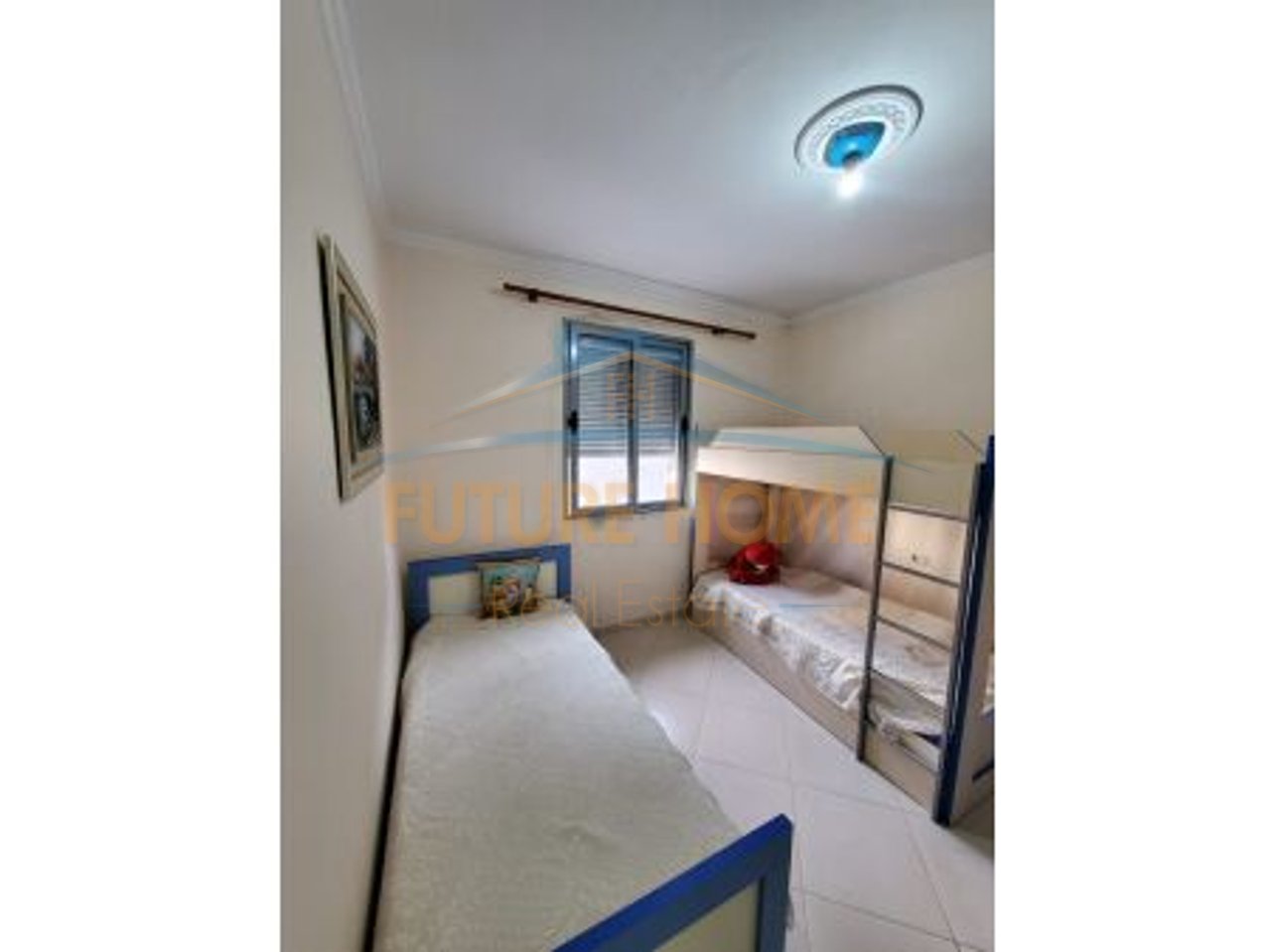 Shitet, Apartament 2+1+2,prane Fizikes Berthamore,Fresku, Tiranë.
