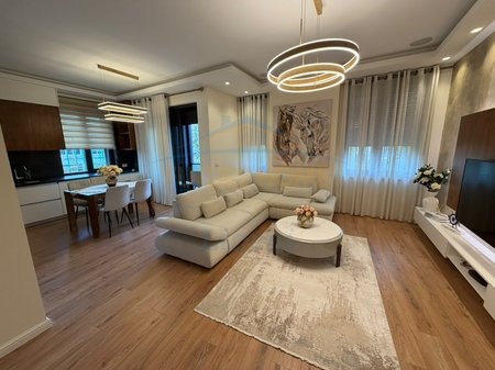Qera, Apartament 2+1+2+Depo+Post Parkimi, Park Gate ,Rruga e Elbasanit.