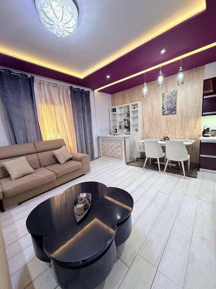 Shitet, Apartament 2+1, Uji i Ftohtë, Vlorë