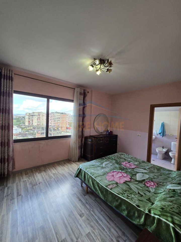 Shitet, Apartament 2+1+2, Kompleksi Molla, Tiranë