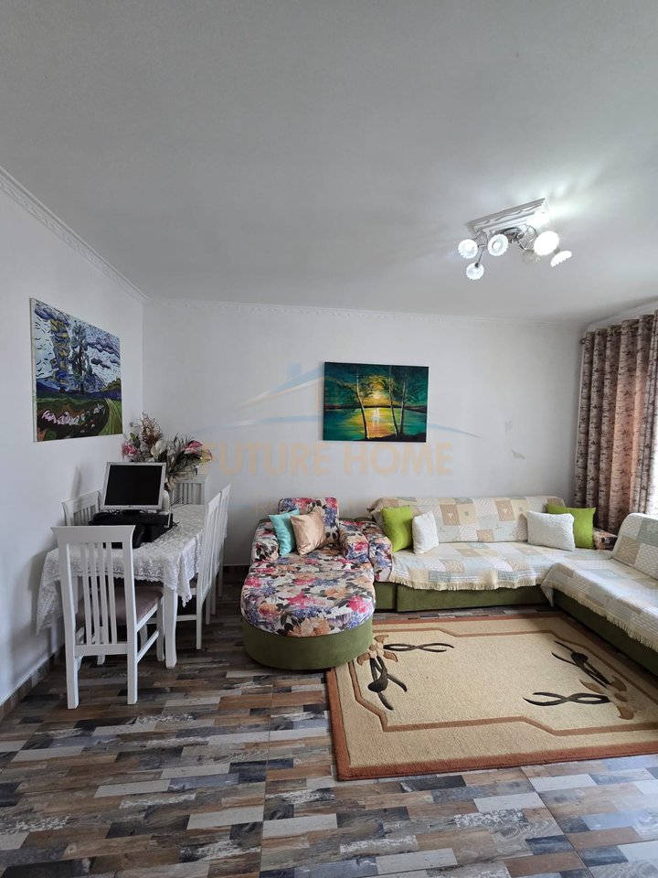 Shitet, Apartament 2+1+2, Kompleksi Molla, Tiranë