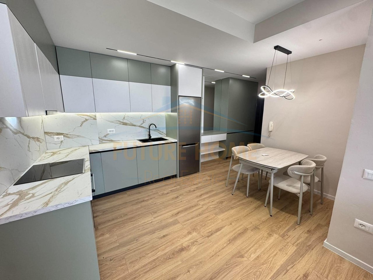 Shitet, Apartament 2+1, Unaza e Re