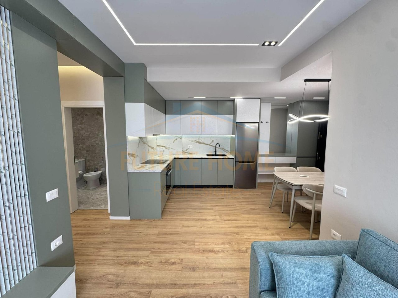Shitet, Apartament 2+1, Unaza e Re