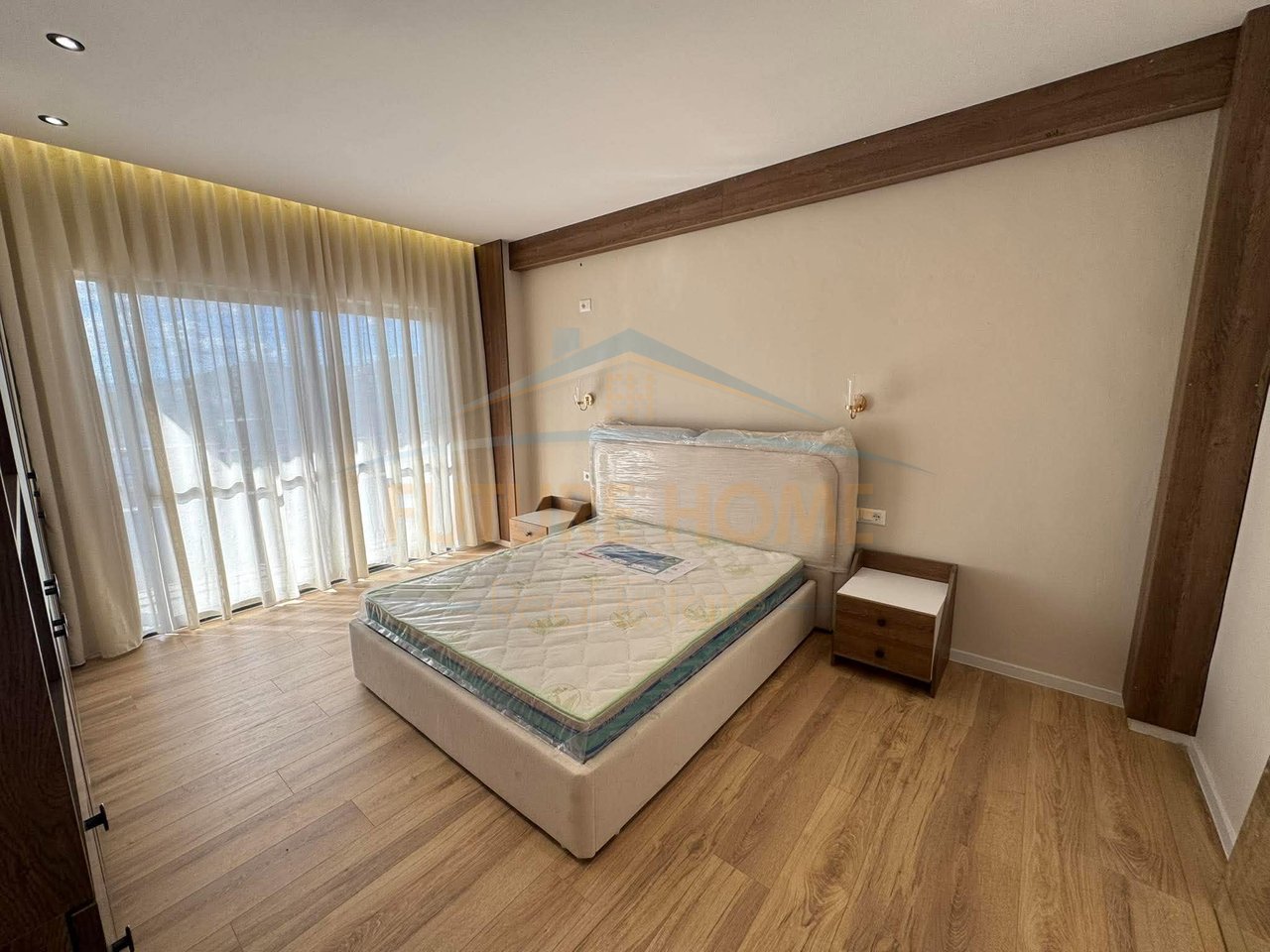 Shitet, Apartament 2+1, Unaza e Re