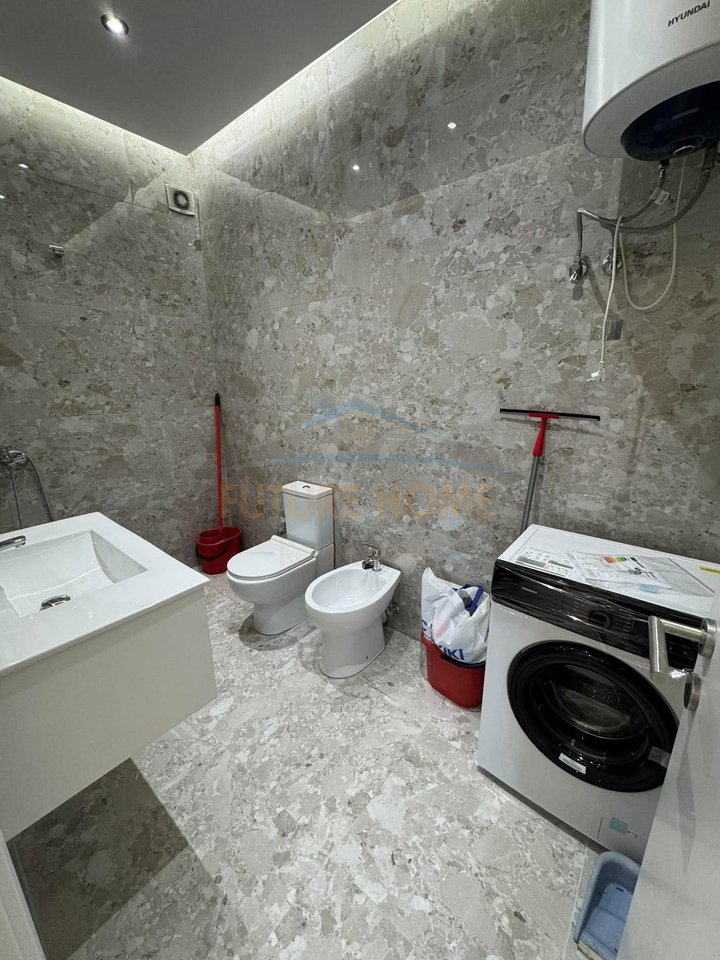 Shitet, Apartament 2+1, Unaza e Re