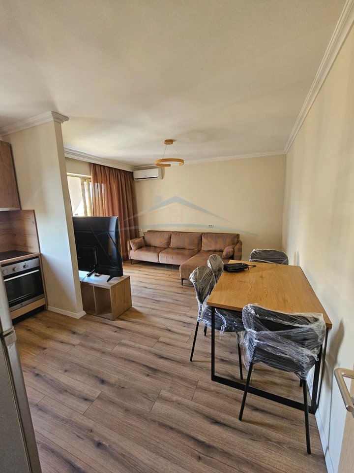 Qera, Apartament 1+1, Brryli , Tiranë