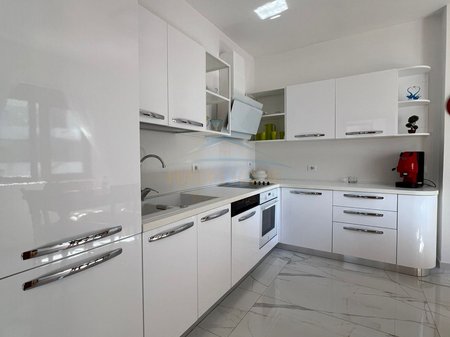 Qera,Apartament 3+1+2,Rruga e Elbasanit