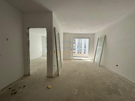 Shitet, Apartament 1+1,  Univers City, Tiranë