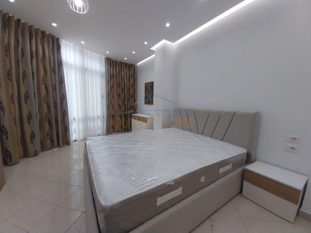 Qera, Apartament 2+1+2, Unaza e Re, Tiranë.