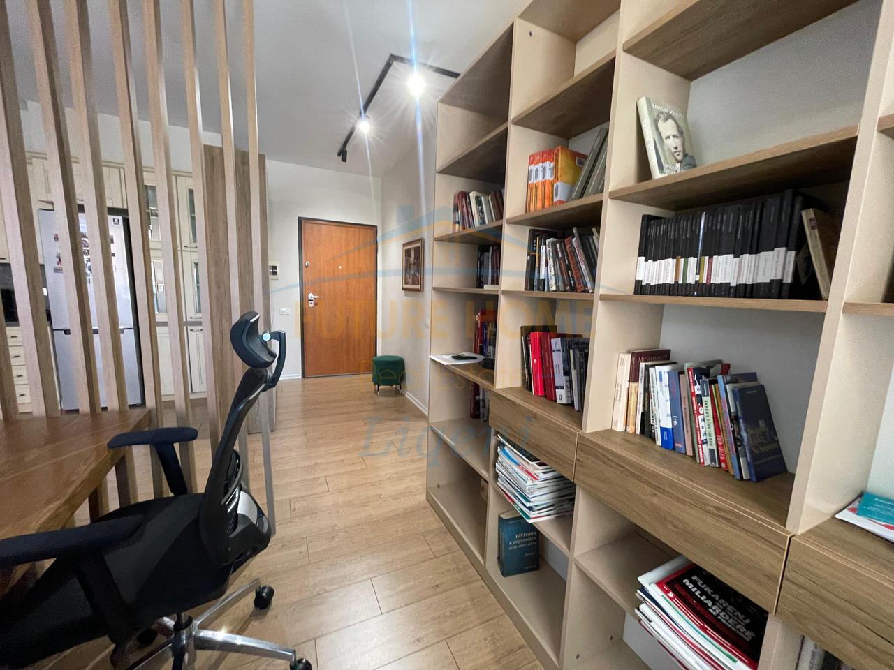 Rent, Apartment 2+1, Electric Market, Tirana