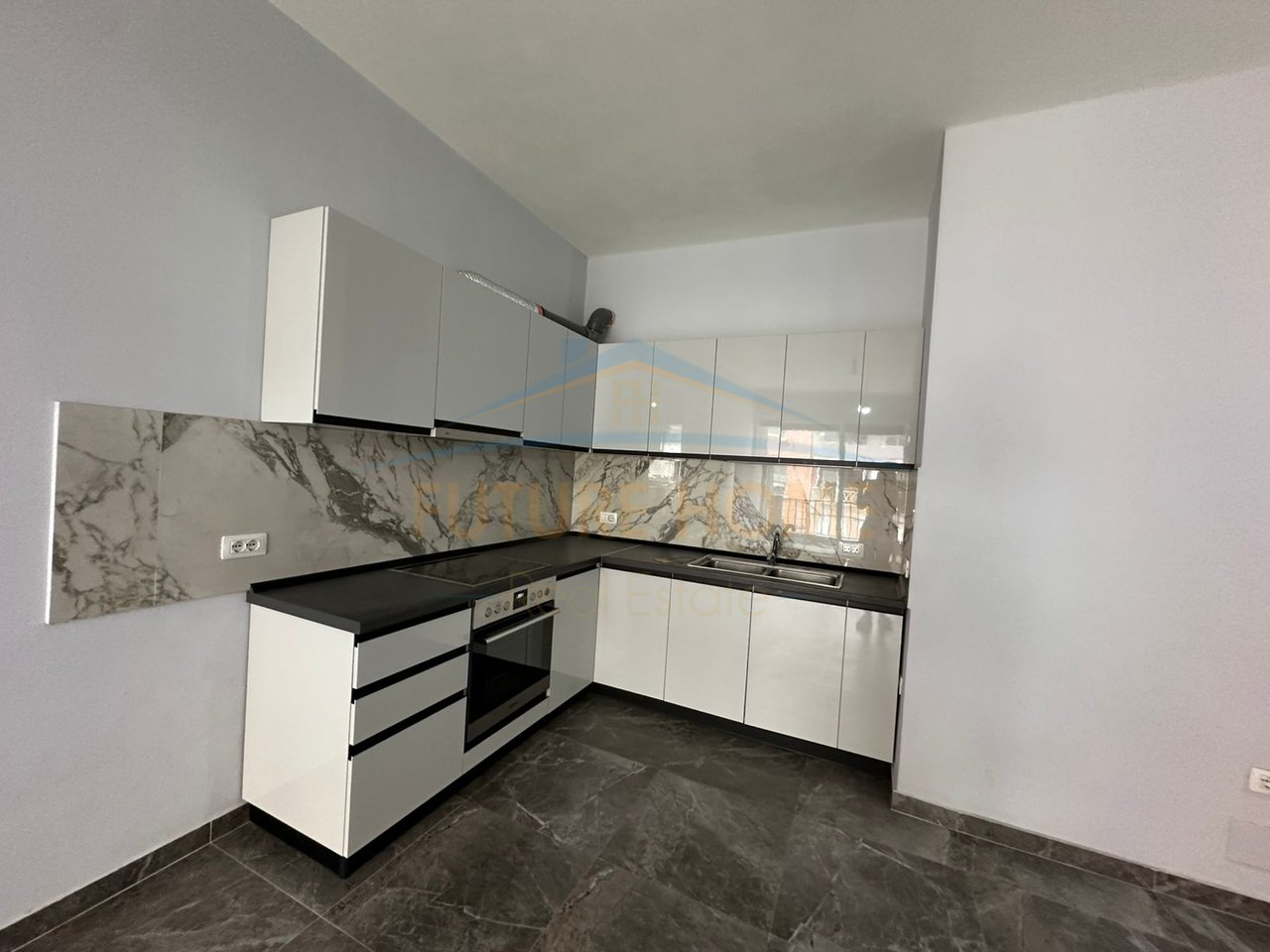 Rent, Apartment 1+1, 5 Maji Street, Tirana.