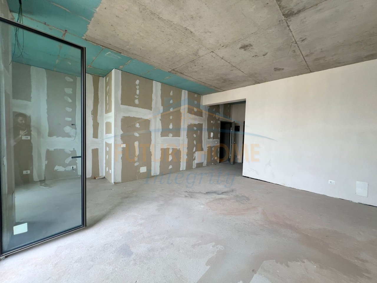 Shitet, Apartament 3+1+2+2 Poste parkimi, Park Avenue Residence, Bulevardi i Ri, Tiranë.