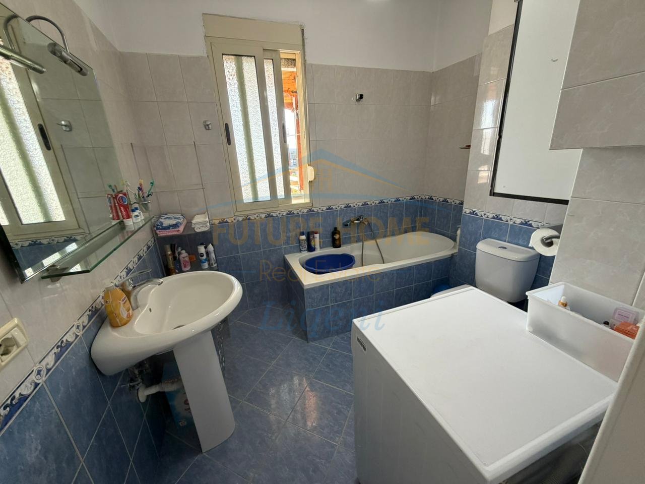 Shitet, Apartament 3+1+Verand, Selvia, Gjimnazi Partizani, Tiranë