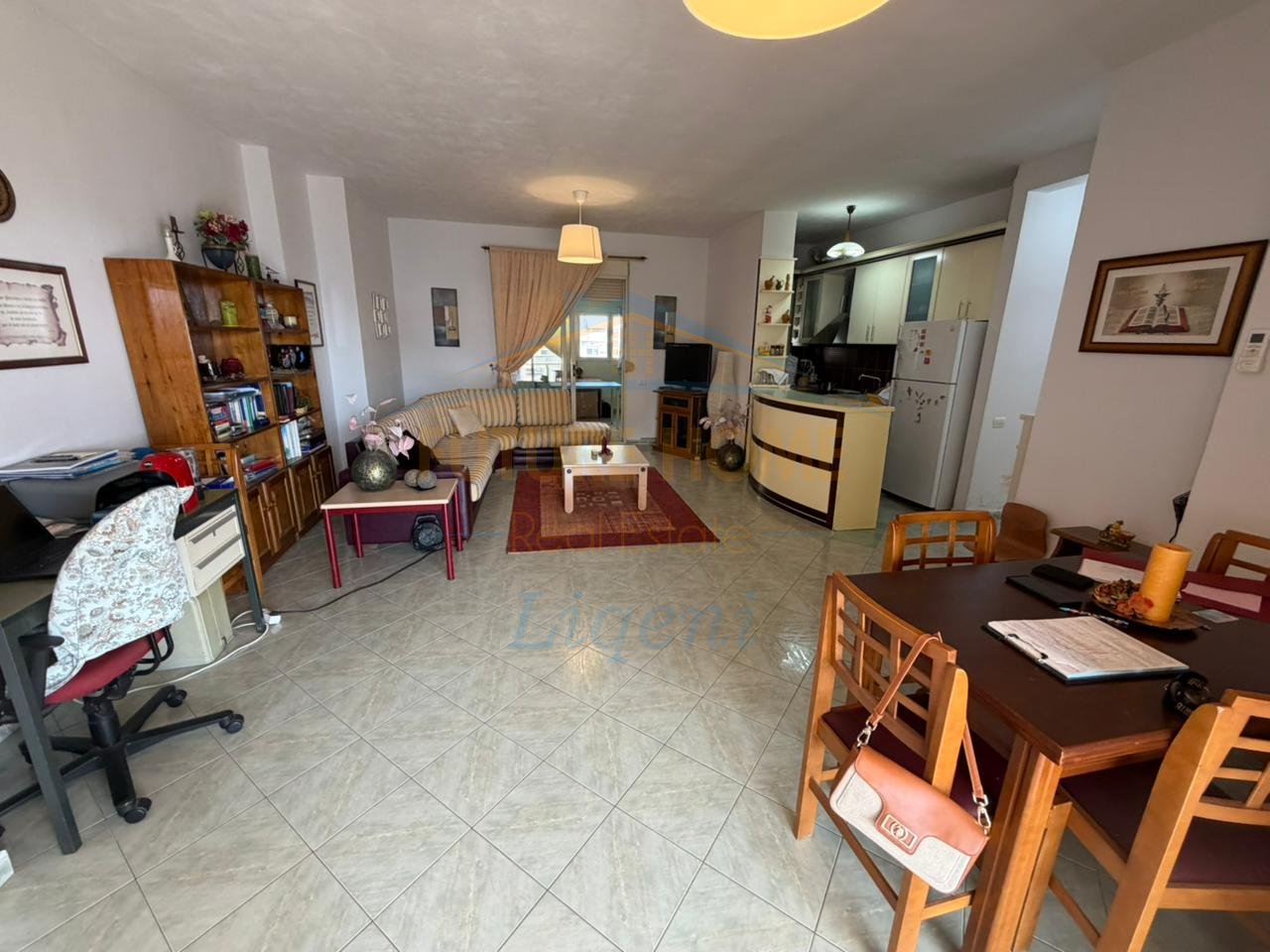 Shitet, Apartament 3+1+Verand, Selvia, Gjimnazi Partizani, Tiranë