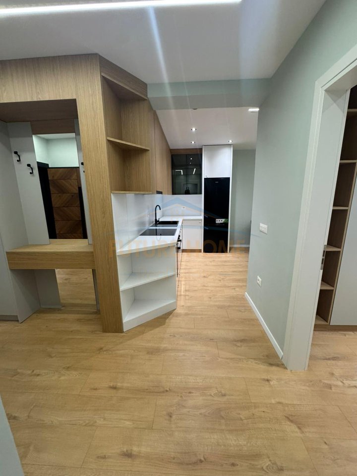 Shitet, Apartament 2+1, Misto Mame