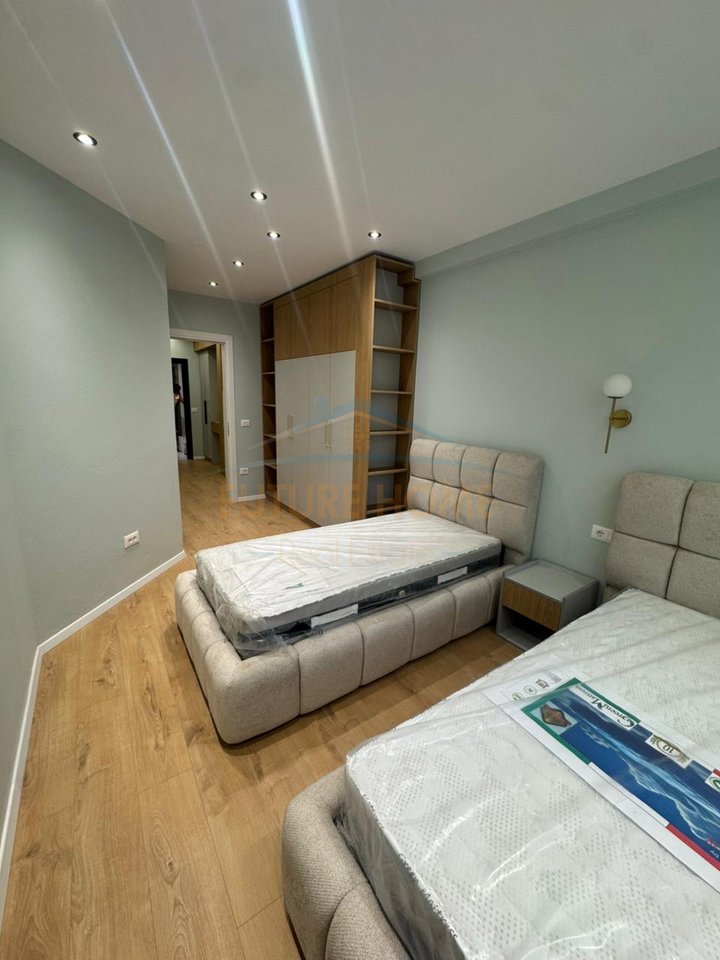 Shitet, Apartament 2+1, Misto Mame