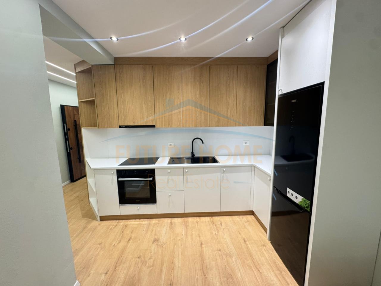 Shitet, Apartament 2+1, Misto Mame