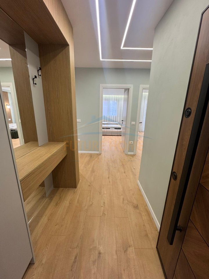 Shitet, Apartament 2+1, Misto Mame