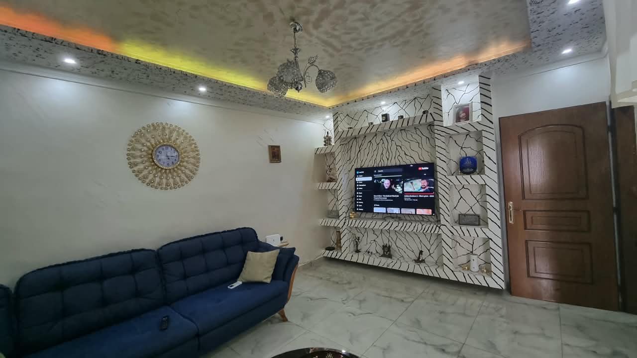 Affitto, Appartamento 1+1, Palazzo con Freccia, Tirana