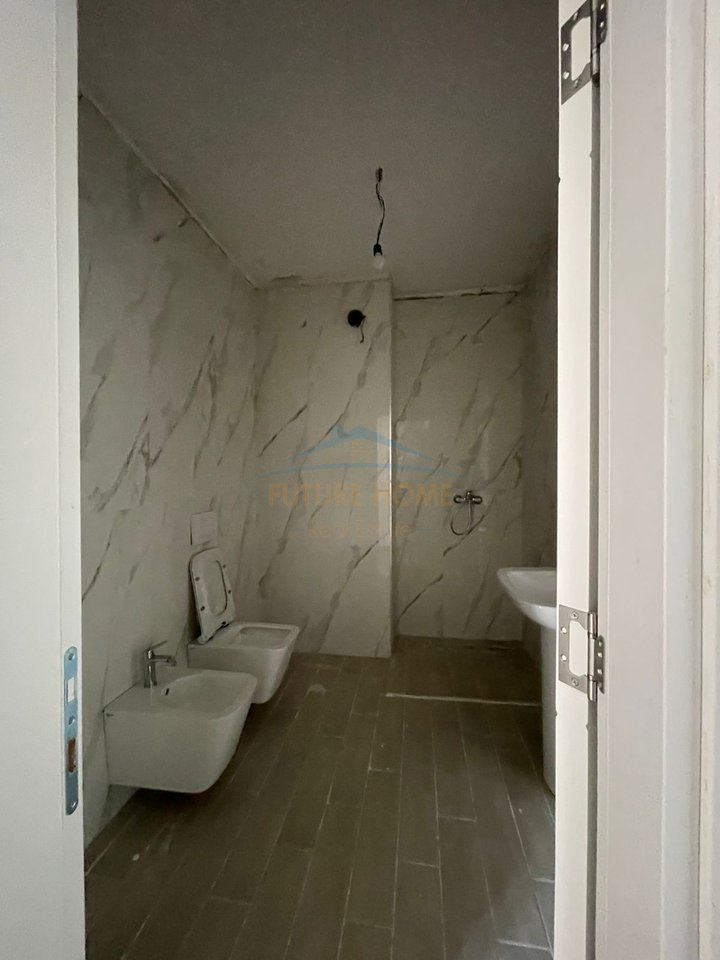 Rent, Apartment 2+1+2, Ndregjoni Complex, Tirana