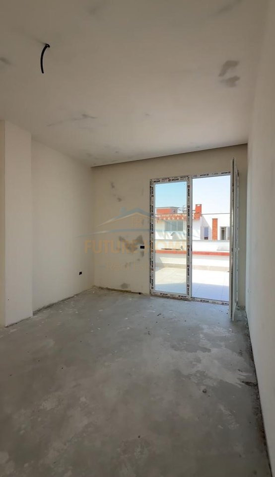 Shitet, Apartament 3+1+2, Yzberisht, Tiranë.