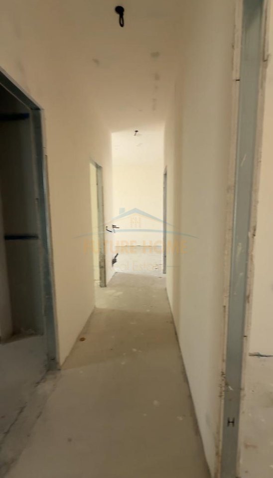 Shitet, Apartament 3+1+2, Yzberisht, Tiranë.