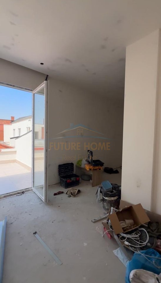 Shitet, Apartament 3+1+2, Yzberisht, Tiranë.