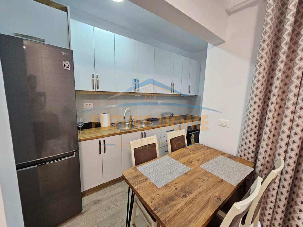 Qera, Apartament 1+1, Rruga e Kavajes, Tiranë.