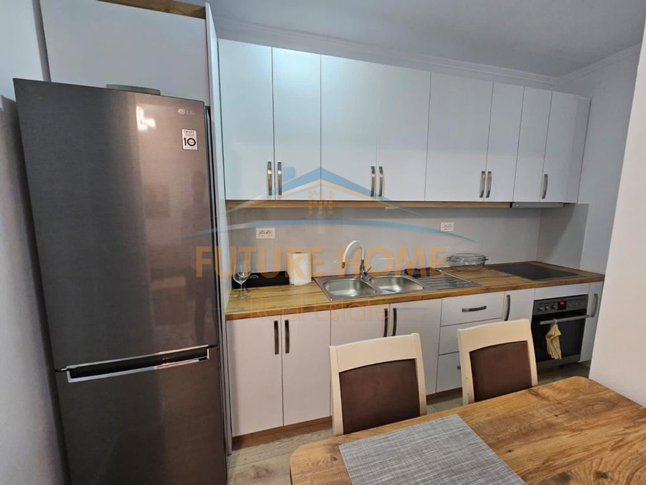 Qera, Apartament 1+1, Rruga e Kavajes, Tiranë.