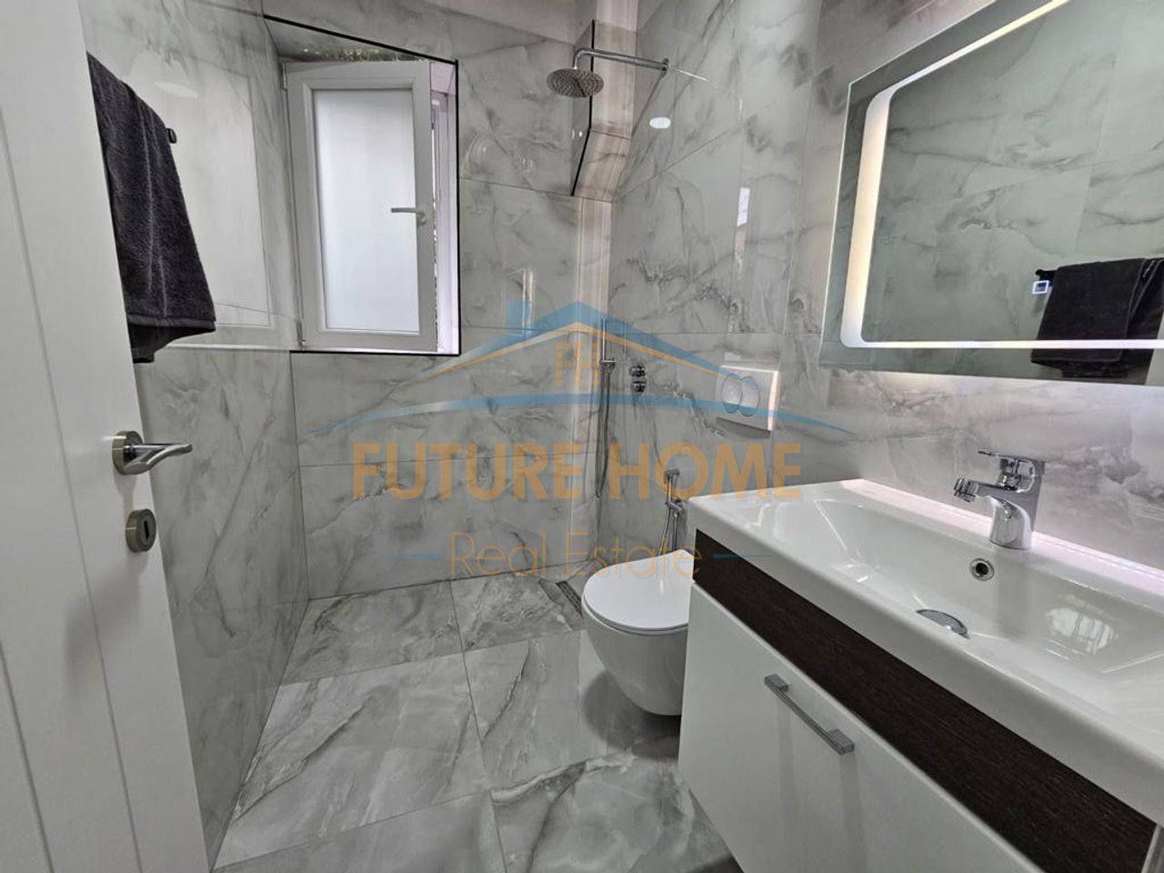 Qera, Apartament 1+1, Rruga e Kavajes, Tiranë.
