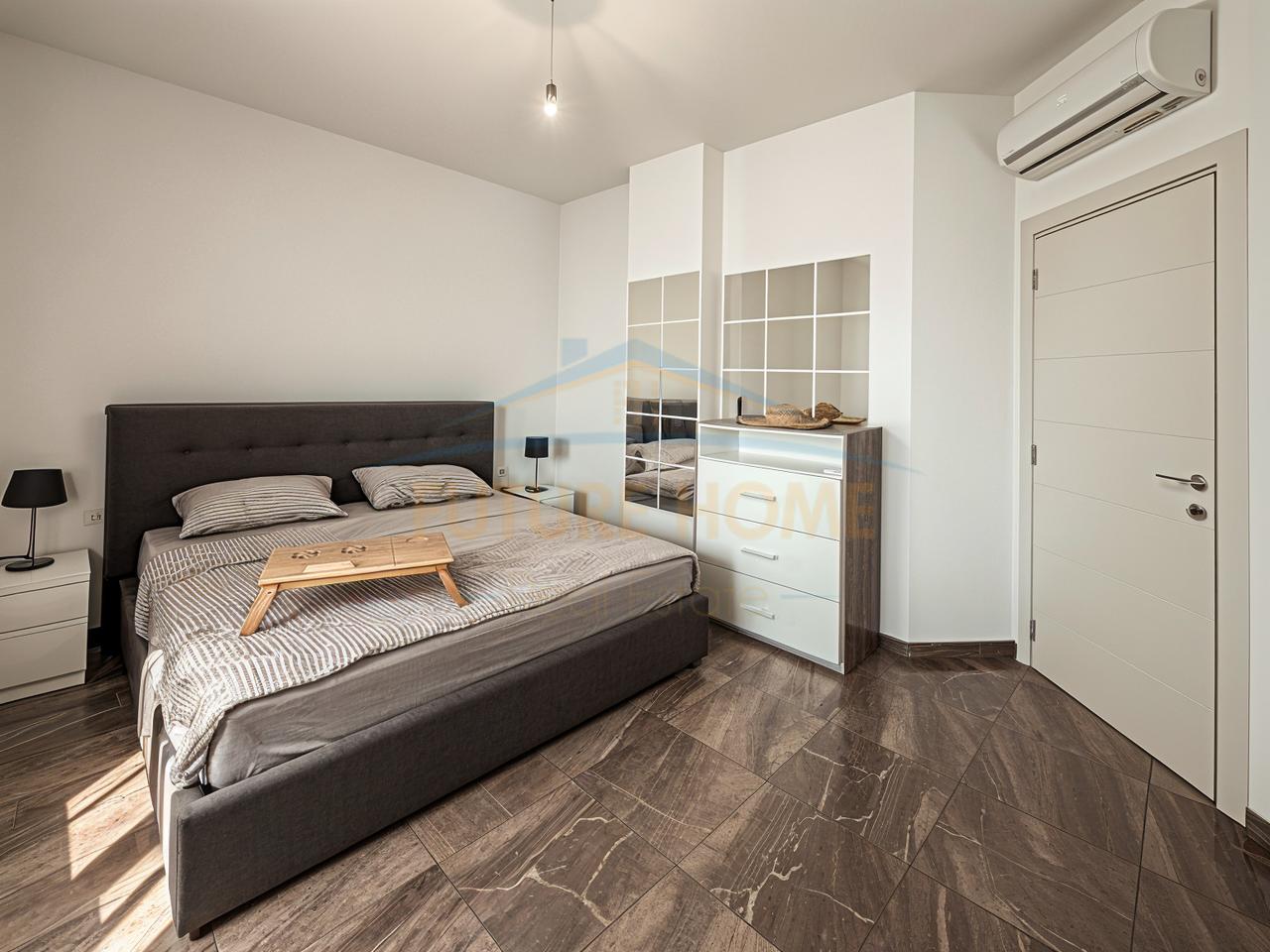 Shitet, Penthouse 3+1+2, Kompleksi Perla,Gjiri i Lalezit 