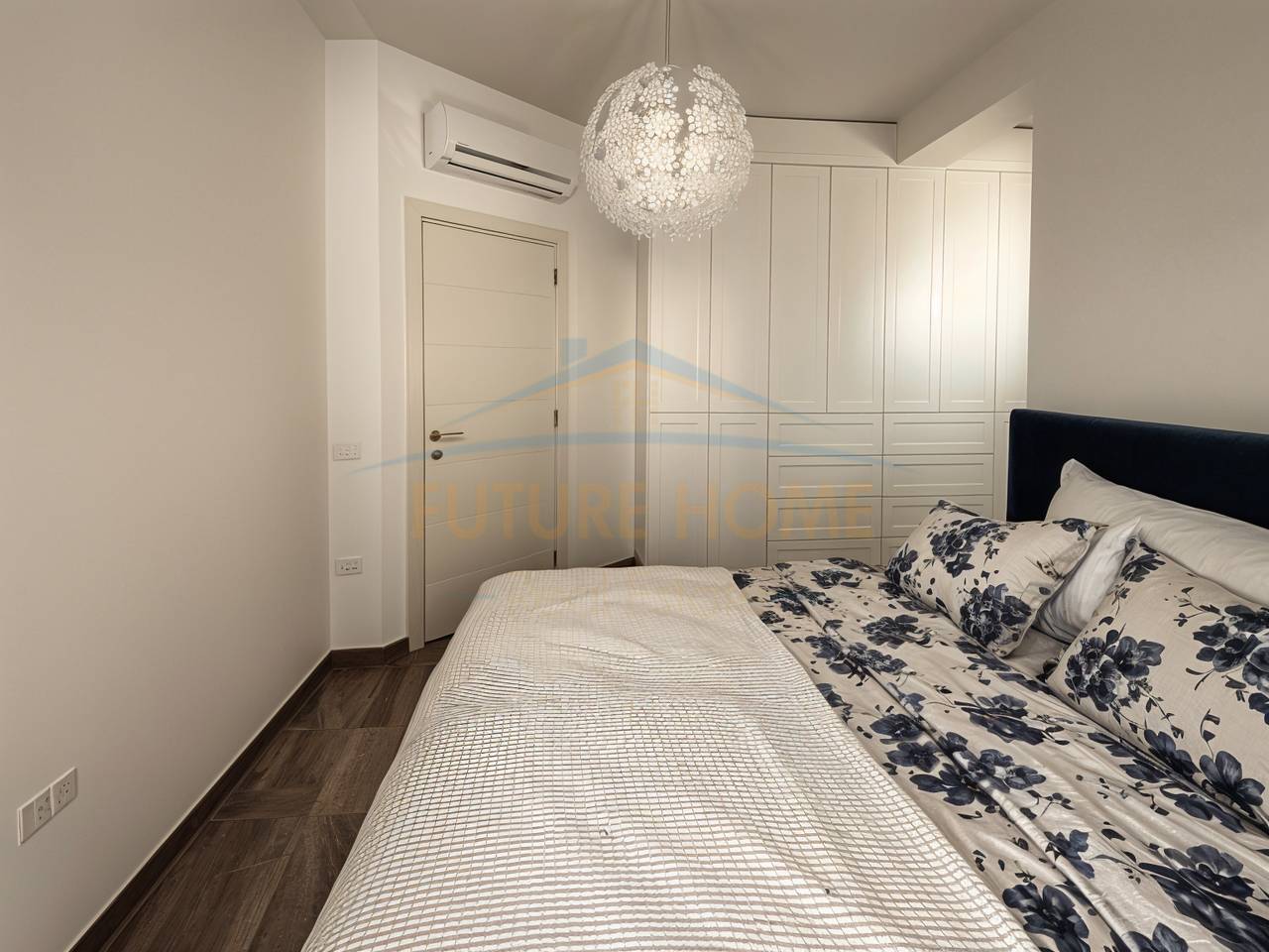 Shitet, Penthouse 3+1+2, Kompleksi Perla,Gjiri i Lalezit 