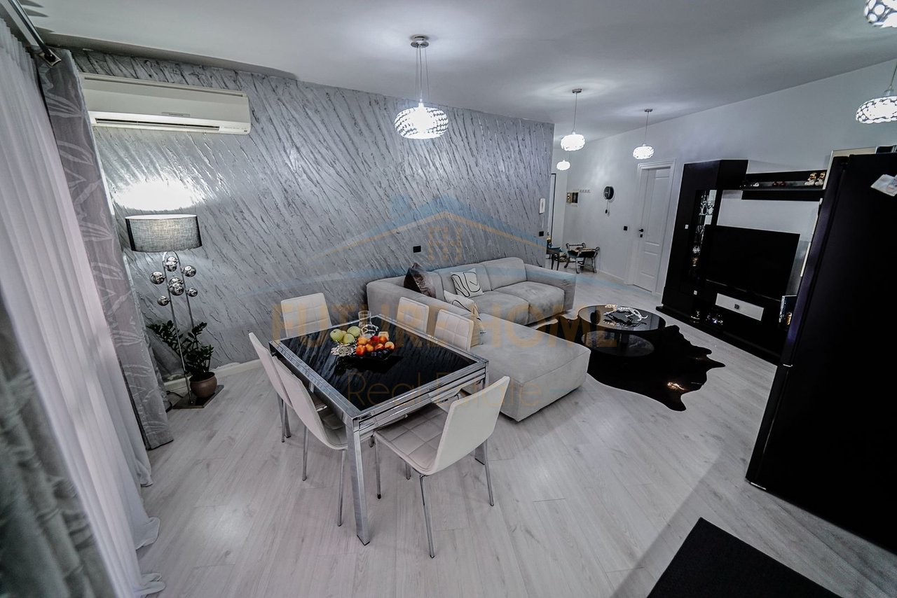 Shitet, Apartament 3+1+2, Unaza e Re, Tiranë