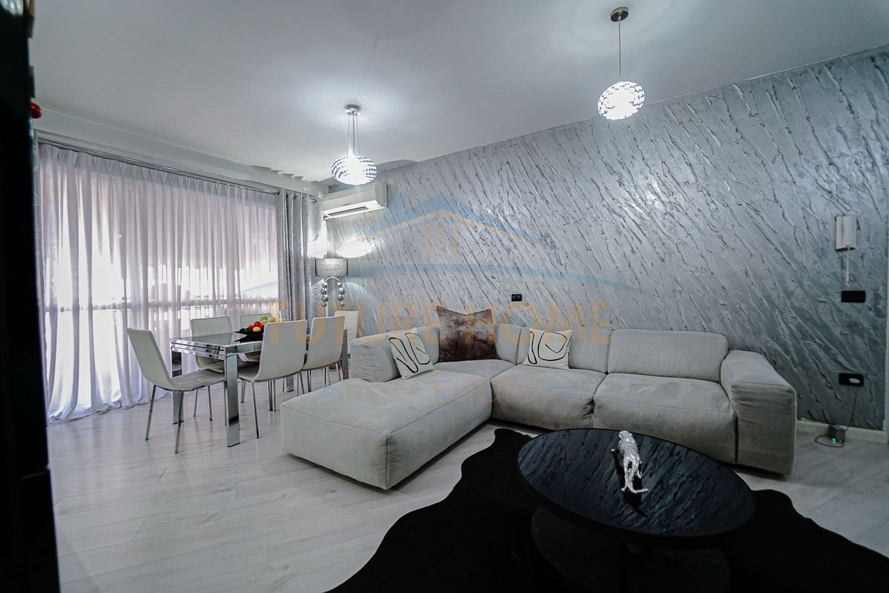 Shitet, Apartament 3+1+2, Unaza e Re, Tiranë