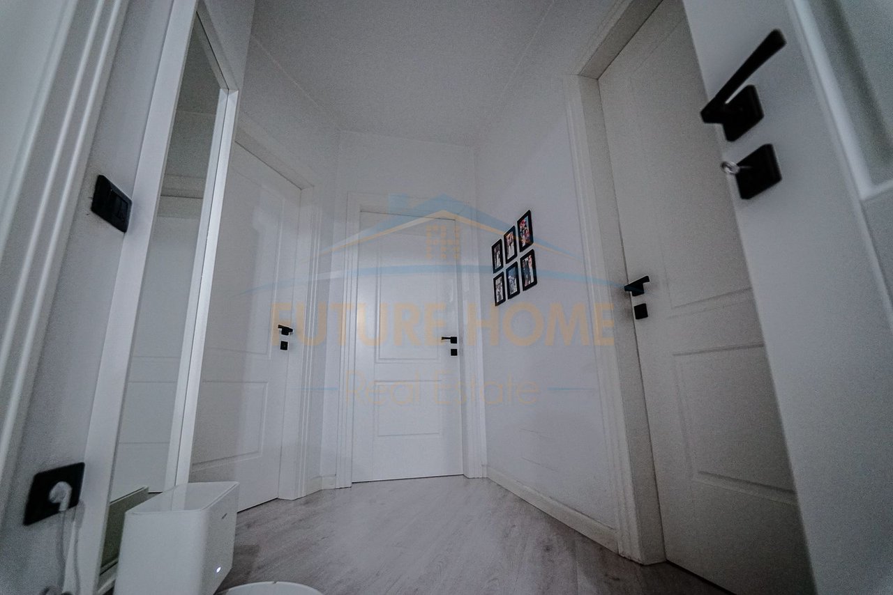 Shitet, Apartament 3+1+2, Unaza e Re, Tiranë
