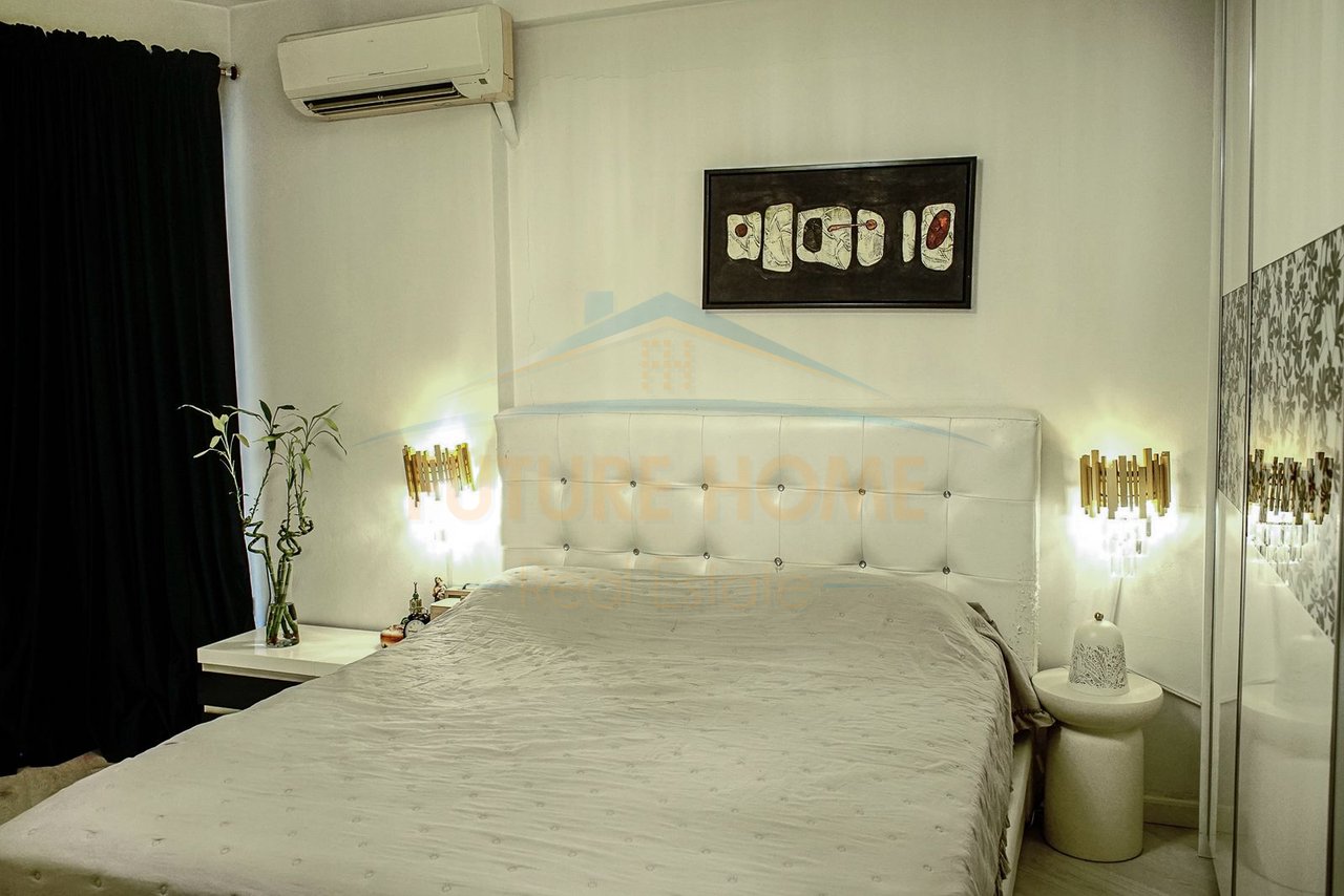 Shitet, Apartament 3+1+2, Unaza e Re, Tiranë
