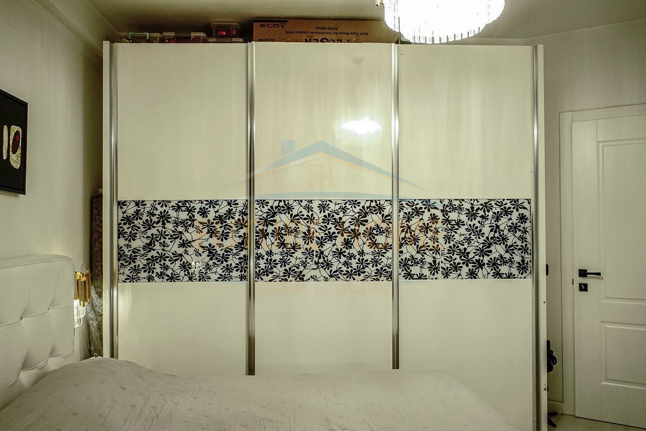 Shitet, Apartament 3+1+2, Unaza e Re, Tiranë
