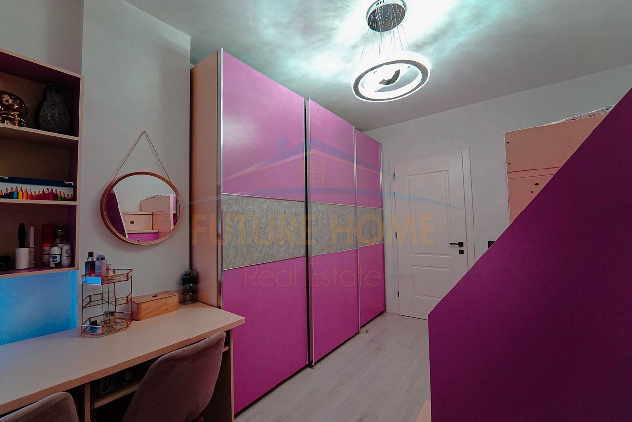 Shitet, Apartament 3+1+2, Unaza e Re, Tiranë