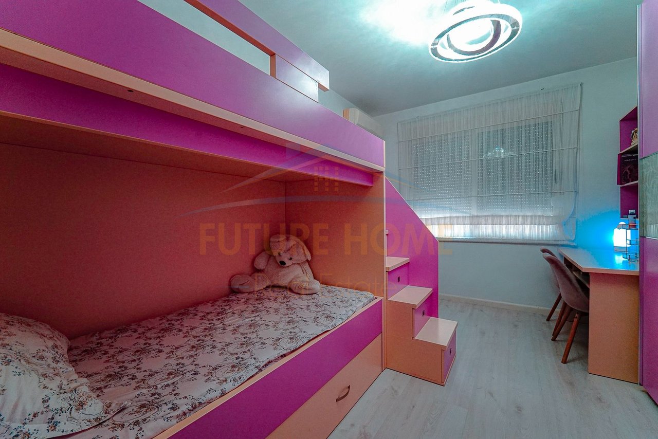 Shitet, Apartament 3+1+2, Unaza e Re, Tiranë