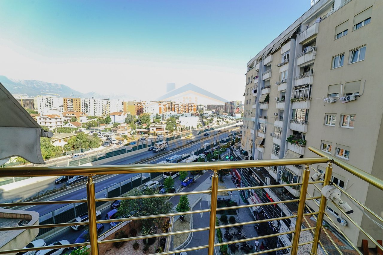 Shitet, Apartament 3+1+2, Unaza e Re, Tiranë