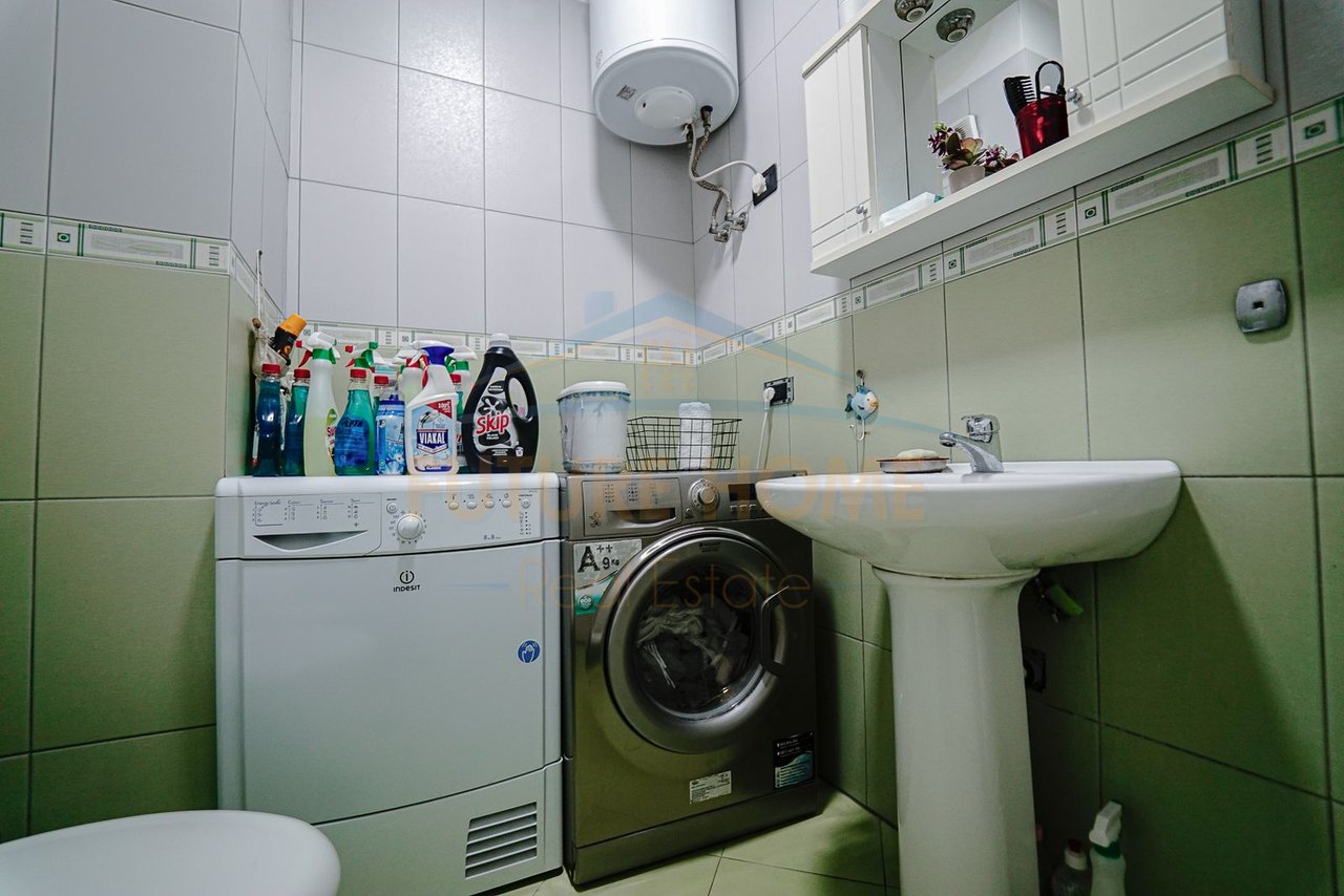 Shitet, Apartament 3+1+2, Unaza e Re, Tiranë