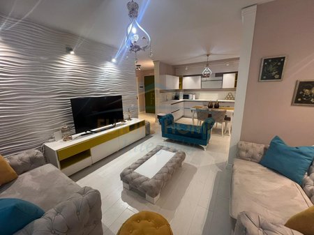 Shitet, Apartament 2+1+2, Kopshti Zoologjik, Tiranë.