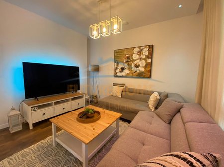 Qera,Apartament 2+1+2+Post Parkimi ,Blloku i Ambasadave