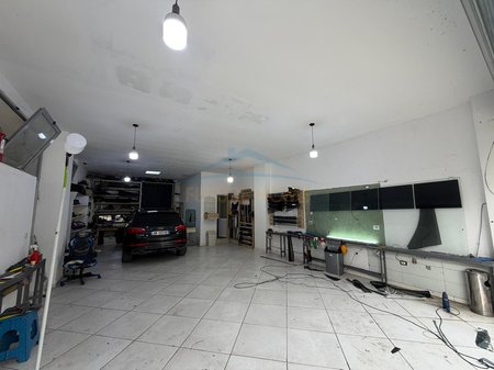 Shitet , Njesi Biznesi , Fresk , Tirane