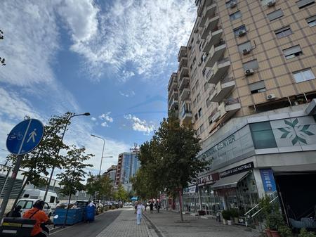 Shitet, Apartament 2+1+2, Unaza e Re, Tirane